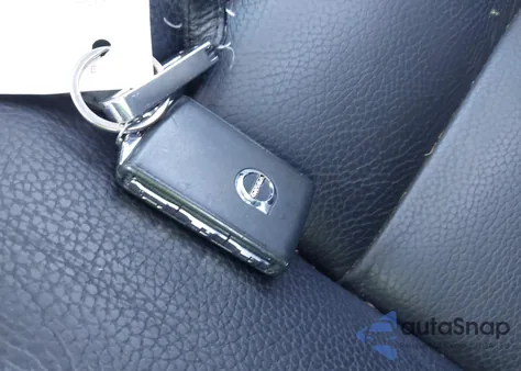 2021 Volvo Xc60 T5 Momentum z USA, uszkodzony, nr VIN YV4102RK2M1694952